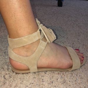 Steve Madden sandals in tan